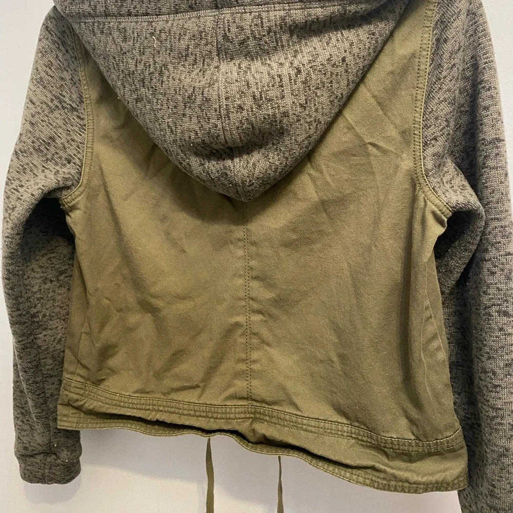 Wallflower green and gray jacket. - Picture 4 of 5